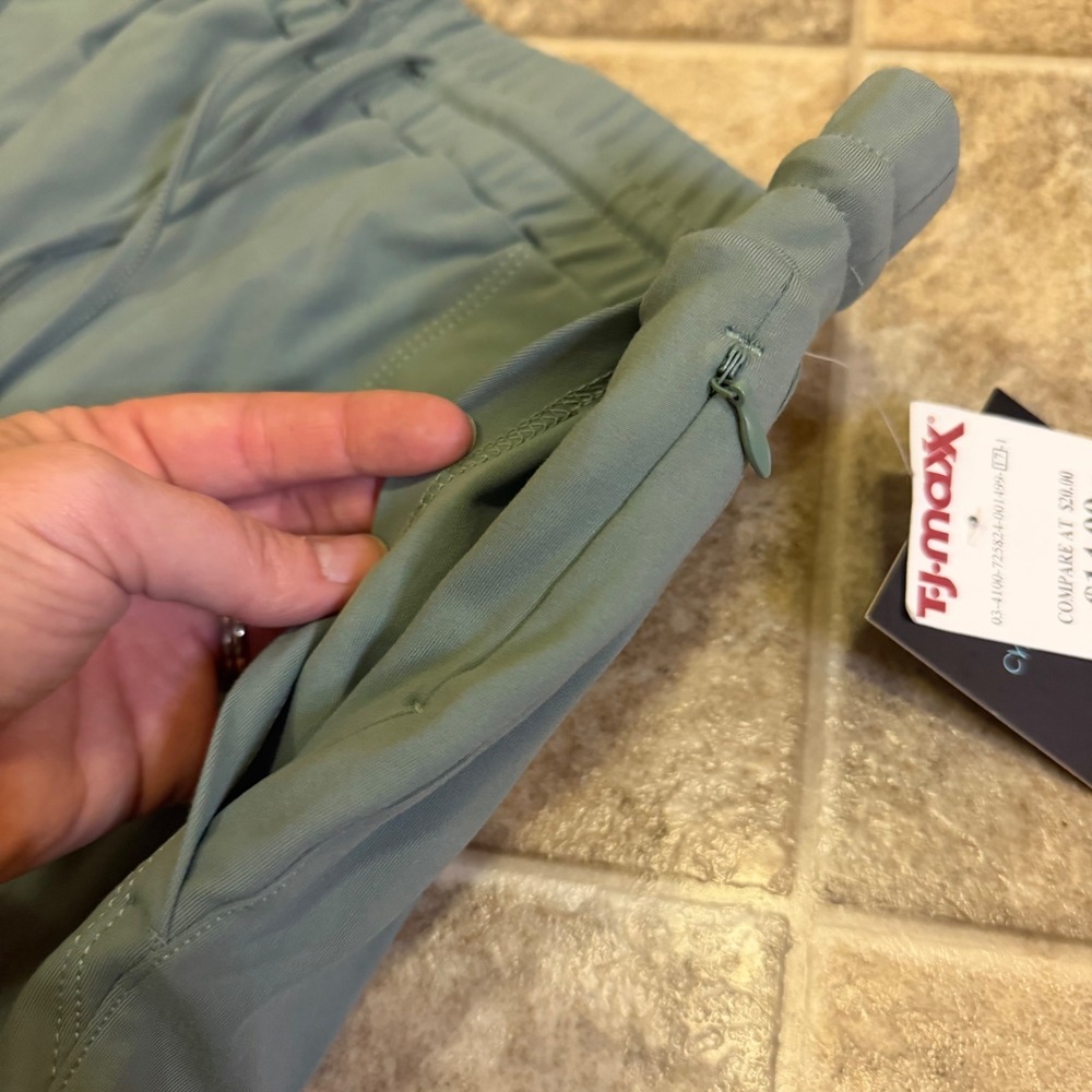 Cynthia Rowley Sage Green Activewear Shorts Drawstring Elastic Women Medium NWT - Picture 16 of 16